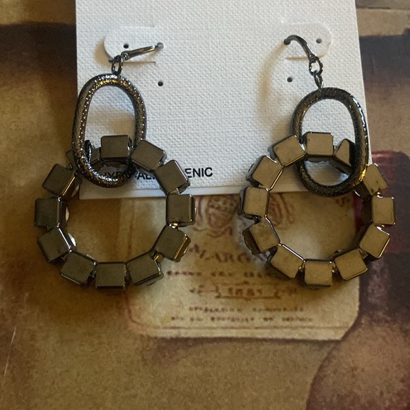 Dangle earrings dark silver/graphite color NWT - Picture 8 of 12